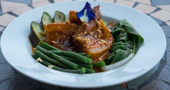 Eleng&rsquo;s Kare-Kare