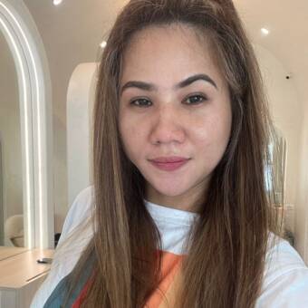 Angela, Senior Nail Technician