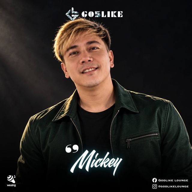 Godlike Lounge member